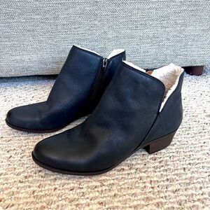 Lucky Brand Banterr2 Black Leather Faux Fur Lined Zip Booties